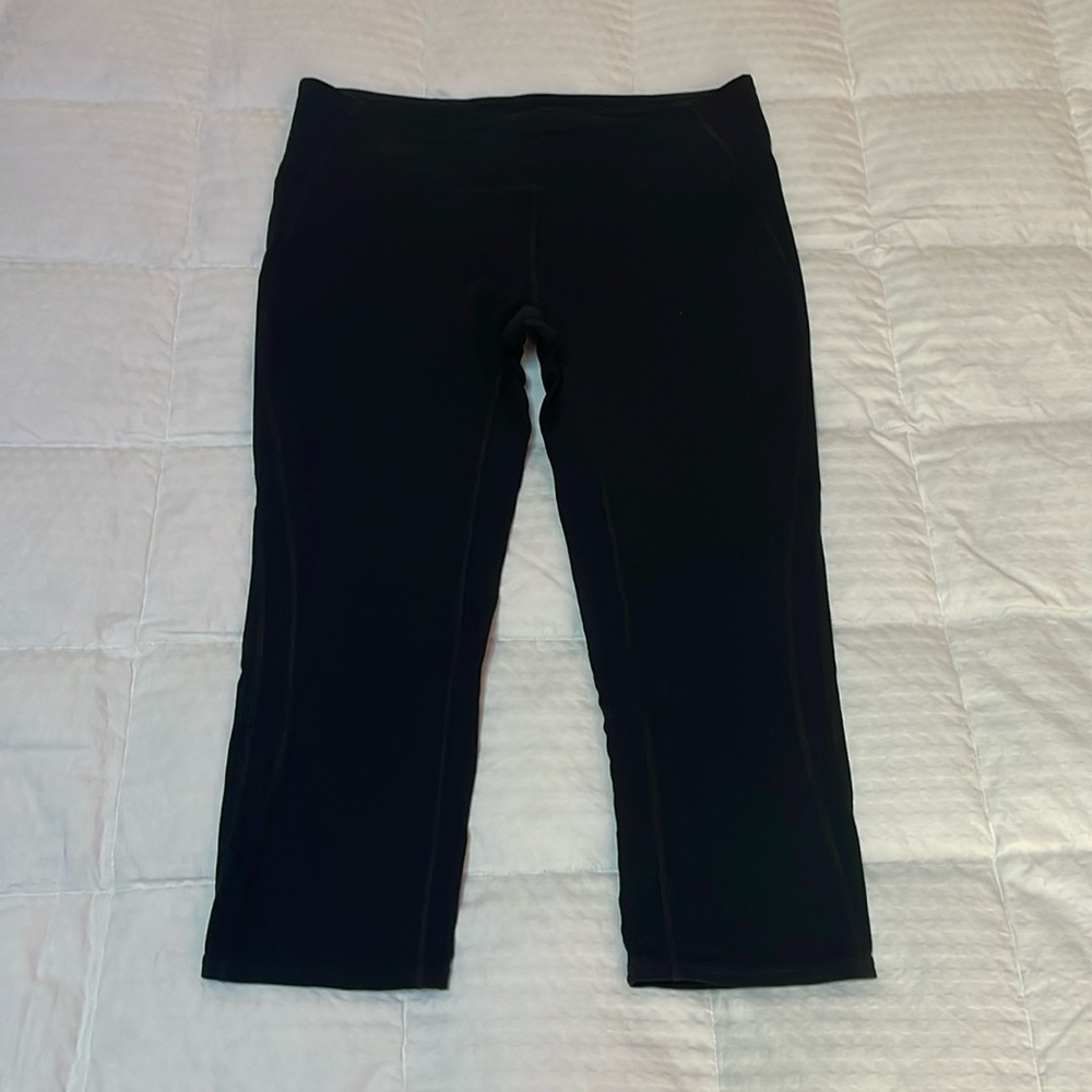 GAP fit capri work out / stretch pants